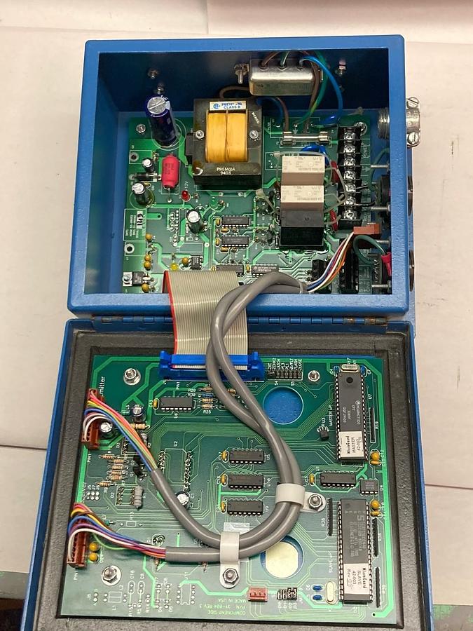 Used Triad Controls Inc. Microguard,MG-16-0F-AU,Emitter Receiver Control