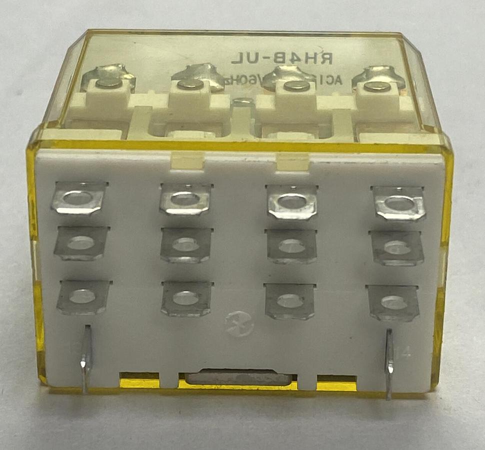 IDEC,RH4B-UL,RELAY 10A 120V NOS
