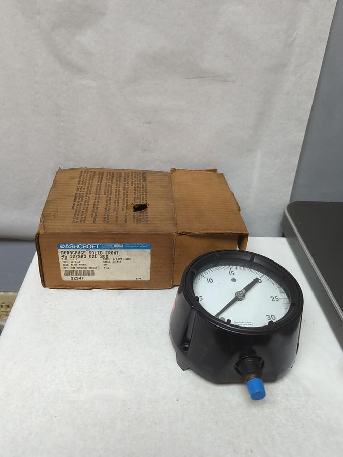 ASHCROFT,45 1279AS,DURAGAUGE SOLID FRONT 1/4 IN NPT LOWER 30 PSI NOS