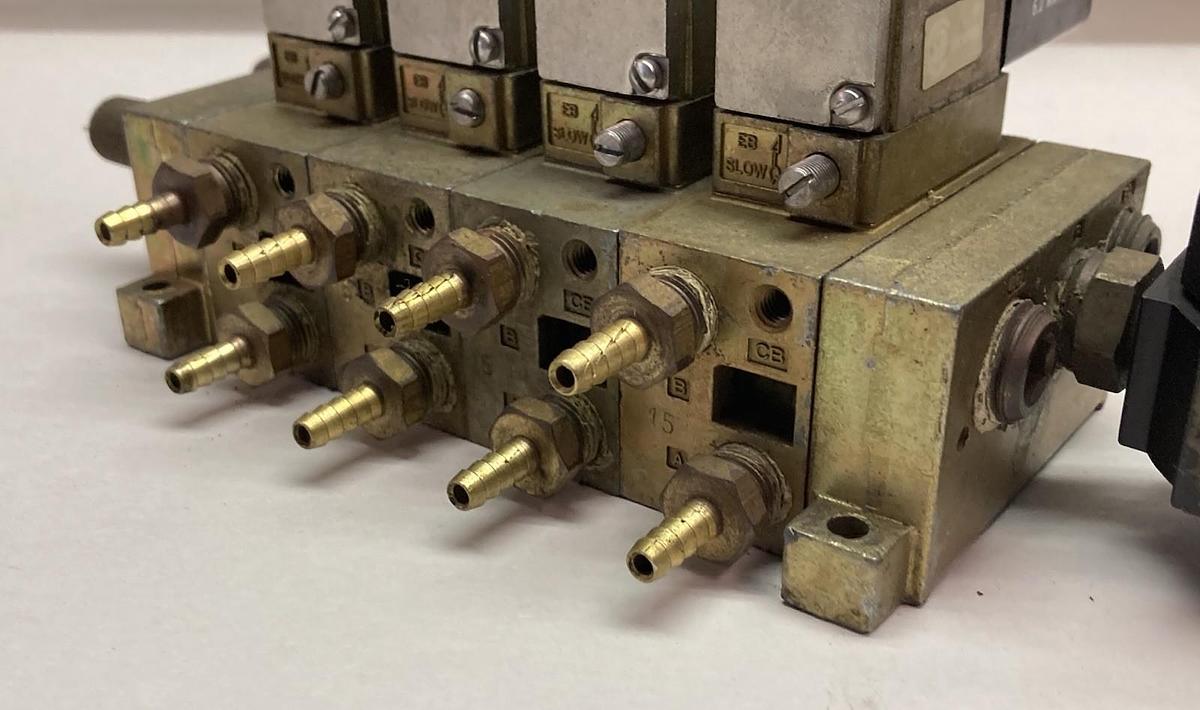 Used Numatics,031SA425E,Solenoid Valve w/Valve Block