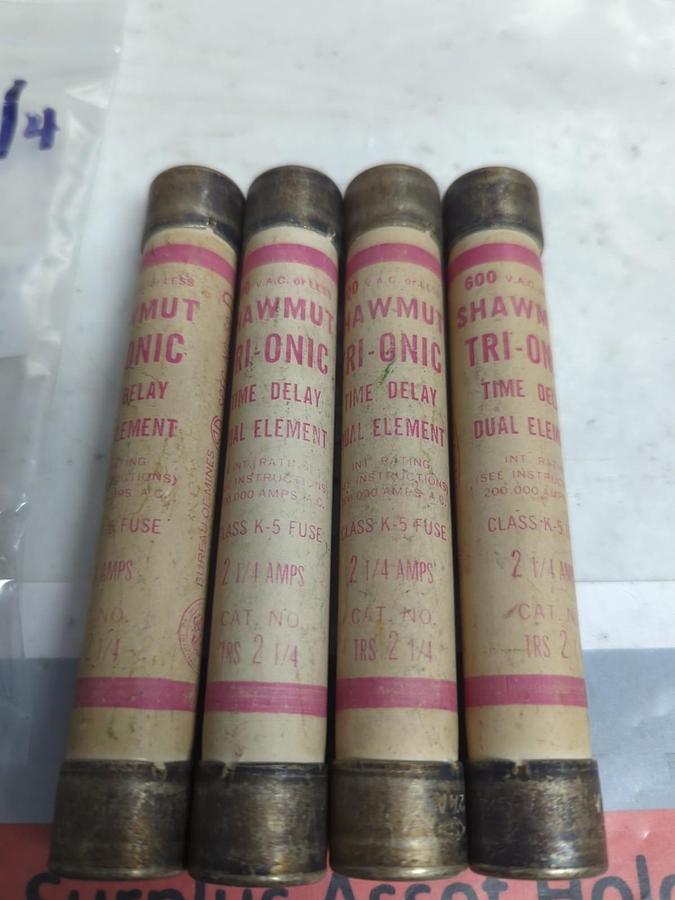 Used GOULD SHAWMUT,TRS2-1/4,TRI-ONIC 2-1/4 AMP FUSE LOT OF 4 PRE-OWNED