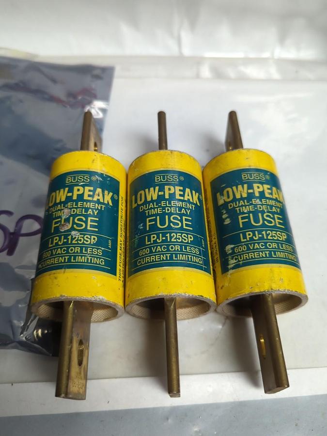 Used COOPER BUSSMANN,LPJ-125SP,LOW-PEAK FUSE 125 AMP LOT OF 3 PRE-OWNED