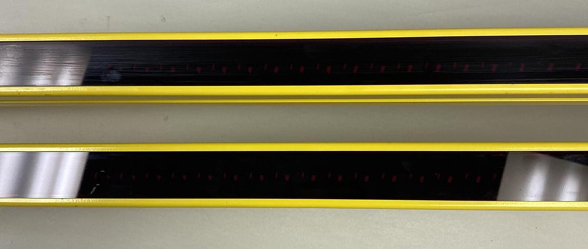 Used Banner,SLSR30-1050Q8 / SLSE30-1050Q8,Light Curtain Receiver