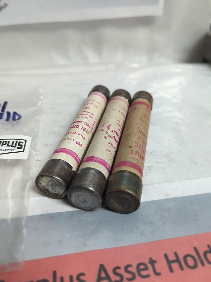 Used GOULD SHAWMUT,TRS3-2/10,TRI-ONIC 3-2/10 AMP FUSE LOT OF 3 PRE-OWNED