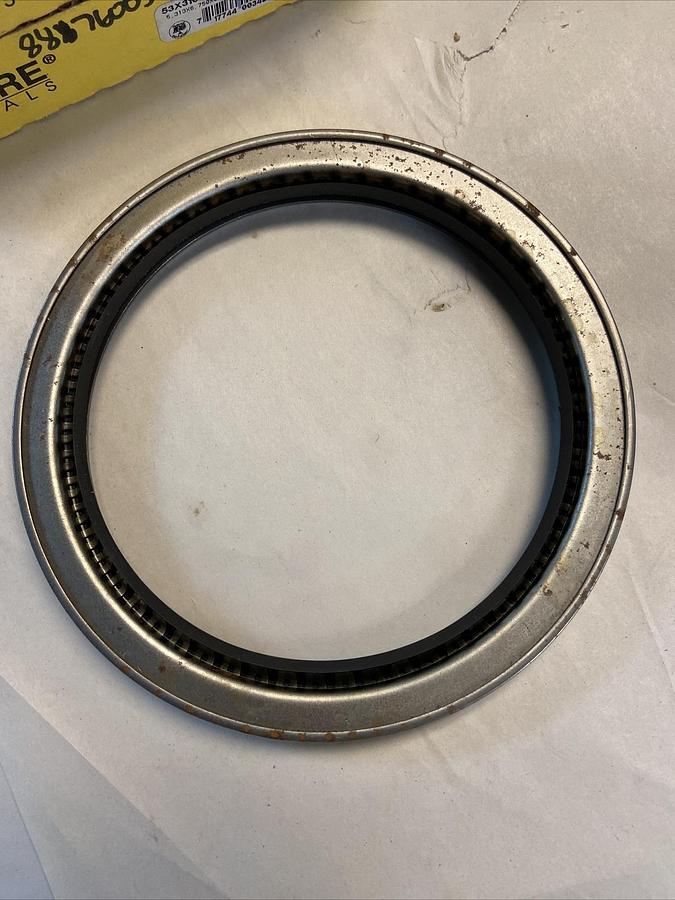 Used Garlock Klozure,53x3101 21086-3101,OIL SEAL 5.313x6.750x0.50 Lot of 3