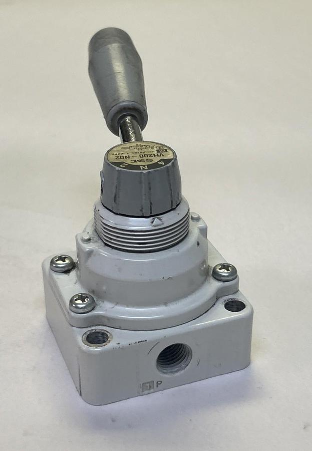 Used SMC,VH200-N02,MANUAL PNEUMATIC VALVE