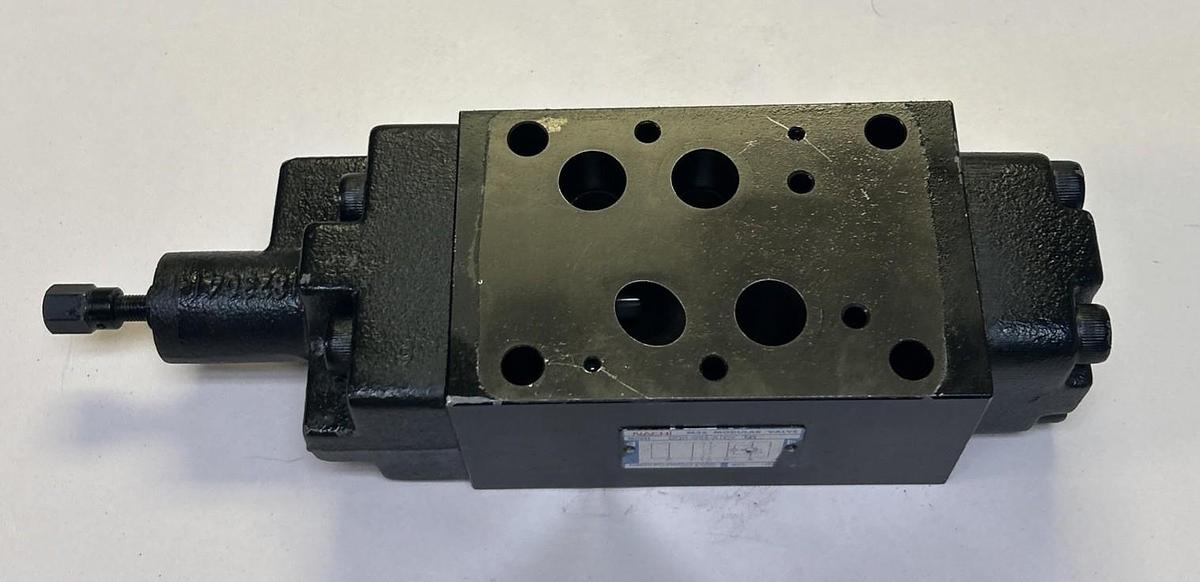 Used NACHI HYDRAULICS,0QH-G04-A1C-10,PILOT OPERATED CHECK MODULAR VALVE