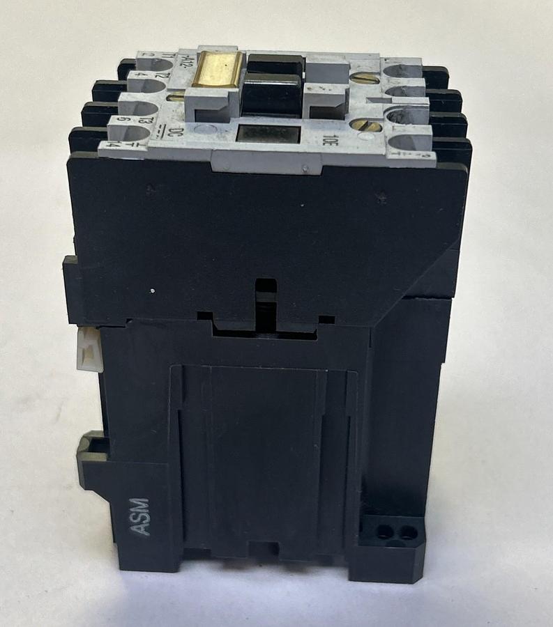 Used ALLEN BRADLEY,100-A12NZ*3,CONTACTOR 24VDC COIL