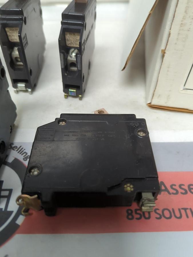 Used CUTLER-HAMMER,CH150,CIRCUIT BREAKER 50 AMP1-POLE LOT OF 5 PRE-OWNED