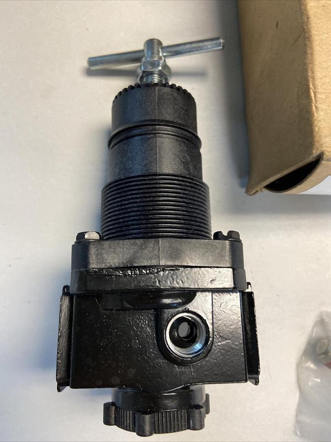 Used Arrow Pneumatics,R353LT-60,3/8 INCH Air Regulator 0-300PSI