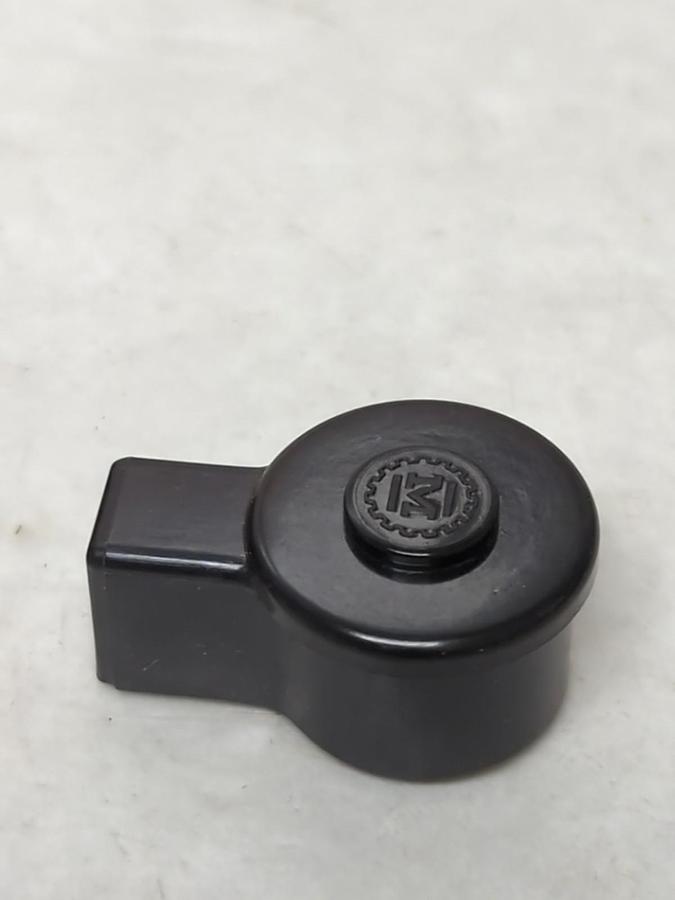 JAMES MILLEN,36011,SNAP-LOCK PLATE CAP 9/16 INCH DIAMETER NOS