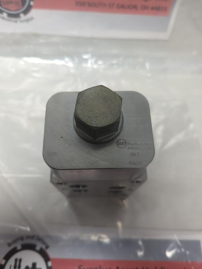 SUN HYDRAULICS,DKT 9AQ5,MANIFOLD VALVE BLOCK NOS