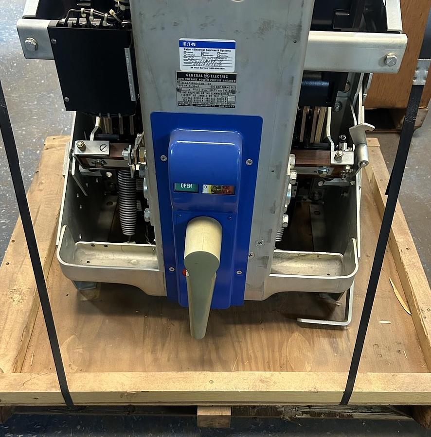 Used GENERAL ELECTRIC,AK-2-50-2,AIR CIRCUIT BREAKER 1600A 600V REFURBISHED