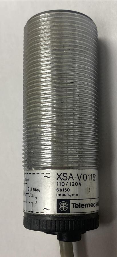 Used TELEMECANIQUE,XSA-V0115,PROXIMITY SENSOR 110/120V