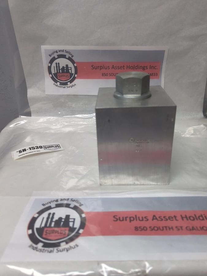 Used SUN HYDRAULICS,KCR 9G74,HYDRAULIC VALVE BLOCK W/ 9G54 CARTRIDGE VALVE PRE-OWNED