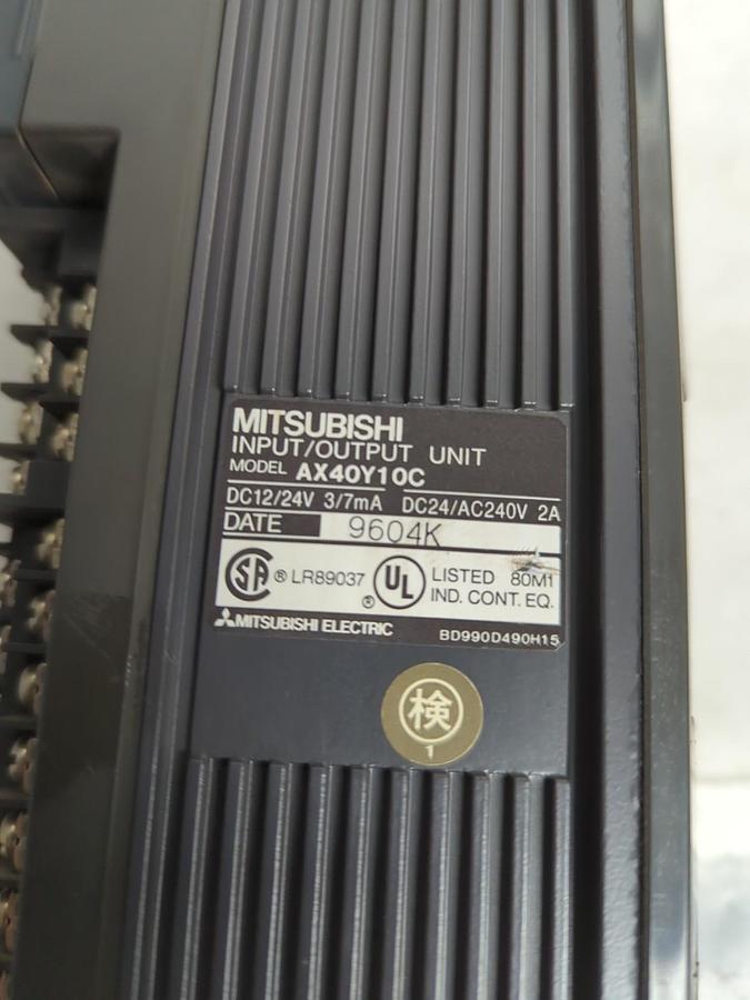 Used MITSUBISHI,AX40Y10C,MELSEC INPUT/OUTPUT UNIT MISSING DOORS PRE-OWNED