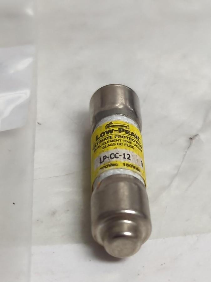 Used COOPER BUSSMANN,LP-CC-12,LOW-PEAK 12 AMP FUSE LOT OF 6 PRE-OWNED