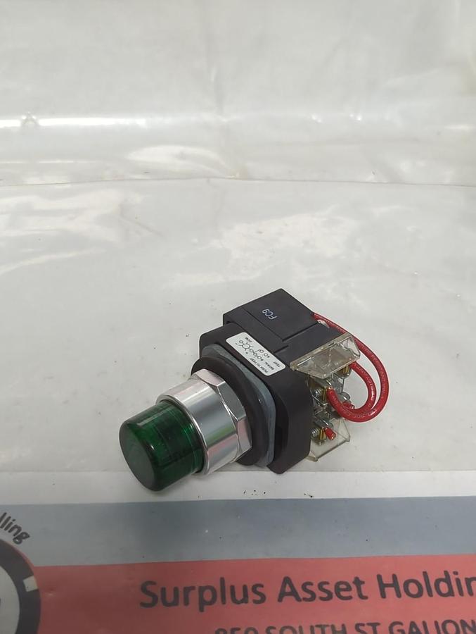 Used ALLEN BRADLEY,800T-QTH2R,SER U GREEN ILLUMINATED PUSH BUTTON PRE-OWNED