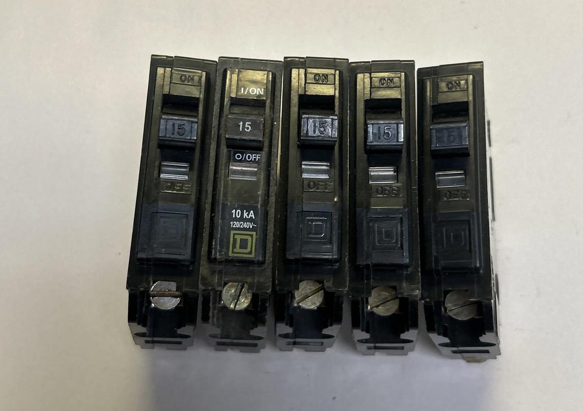 Used SQUARE D,QOB115,CIRCUIT BREAKER 15A 120/240V 1P LOT OF 5
