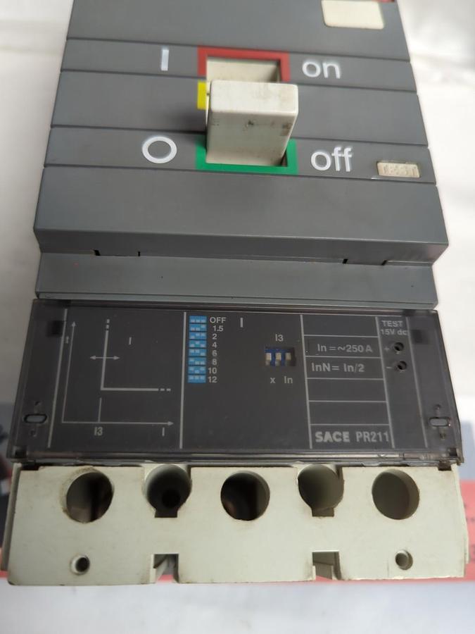 Used ABB,SACES4,CIRCUIT BREAKER 2-POLE 600VAC 250AMP PRE-OWNED