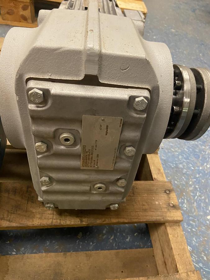 Sew Eurodrive,KT77/T-DRN100L4/DH,Gearmotor 5Hp Ratio 17.87 Output 98RPM