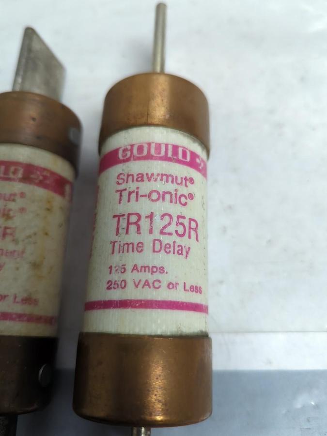 Used GOULD SHAWMUT,TRS125R,TRI-ONIC 125 AMP FUSE LOT OF 2 PRE-OWNED
