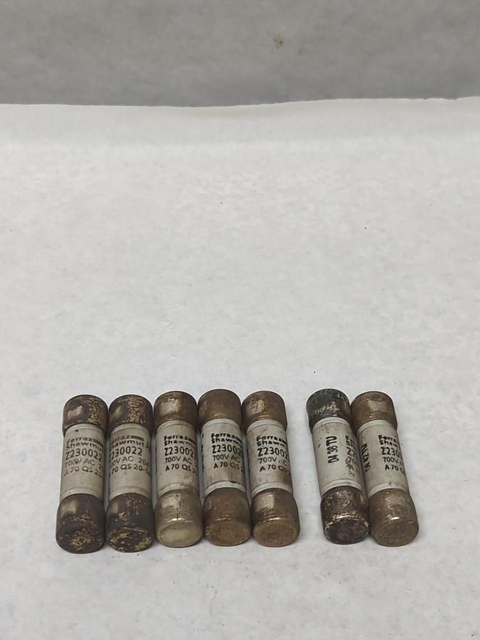 Used FERRAZ SHAWMUT,Z230022,AMP-TRAP 20 AMP FUSE LOT OF 7 PRE-OWNED