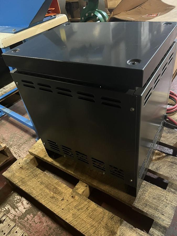 GNB,FER100-12-600-T1,BATTERY CHARGER 3PH OUTPUT 24VDC 105 AMPS