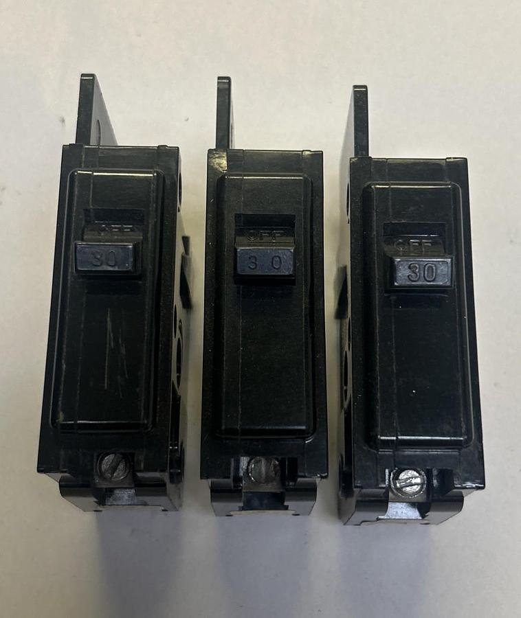 Used ITE,BQ1-B030,CIRCUIT BREAKER 30A 120/240V 1P LOT OF 3