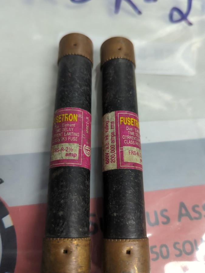 Used COOPER BUSSMANN,FRS-R-2-1/2,FUSETRON 2-1/2 AMP FUSE LOT OF 2 PRE-OWNED