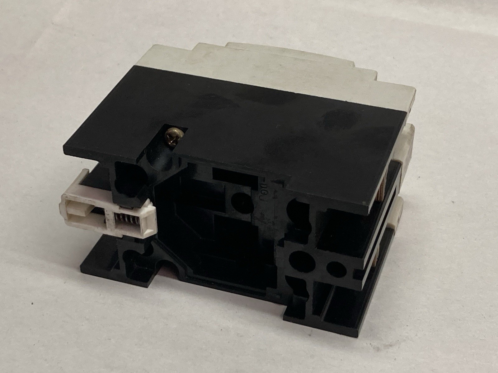 Used Mitsubishi,NF30-FA,2-Pole Circuit Breaker 250VAC 50/60HZ 5A