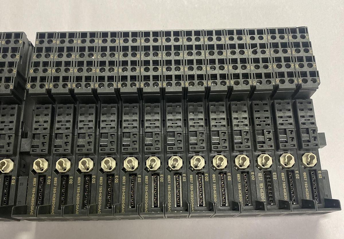 Used SIEMENS,TM-E15S24-01,TERMINAL MODULE LOT OF 25