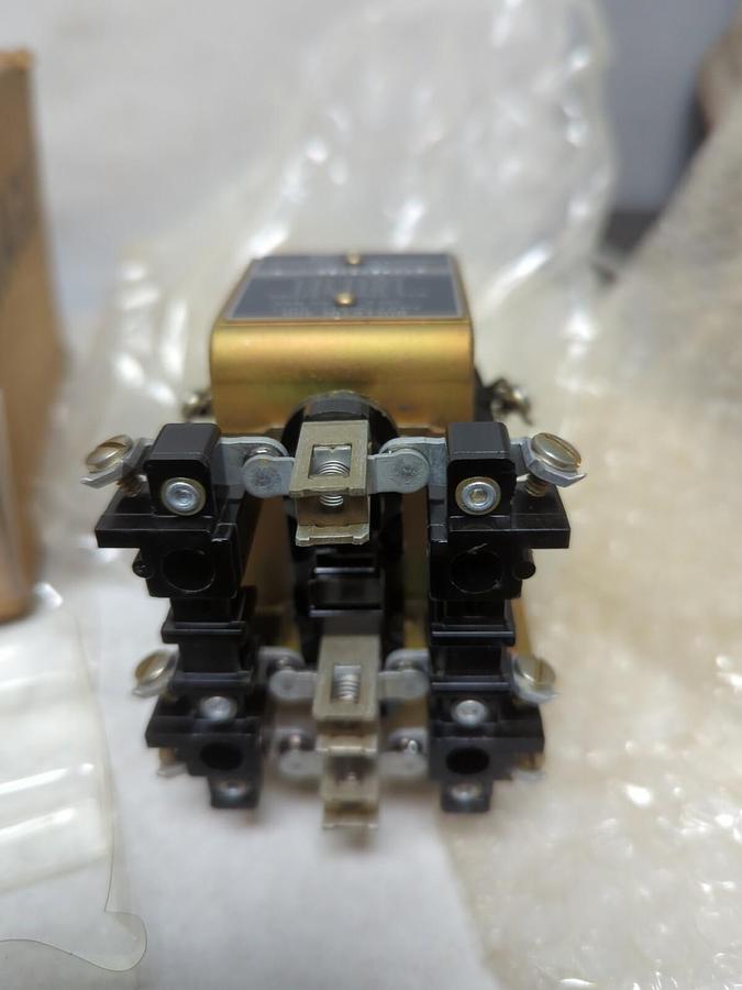 ALLEN BRADLEY,200-E030ZA,SERIES A RELAY 230-250V DC NEW