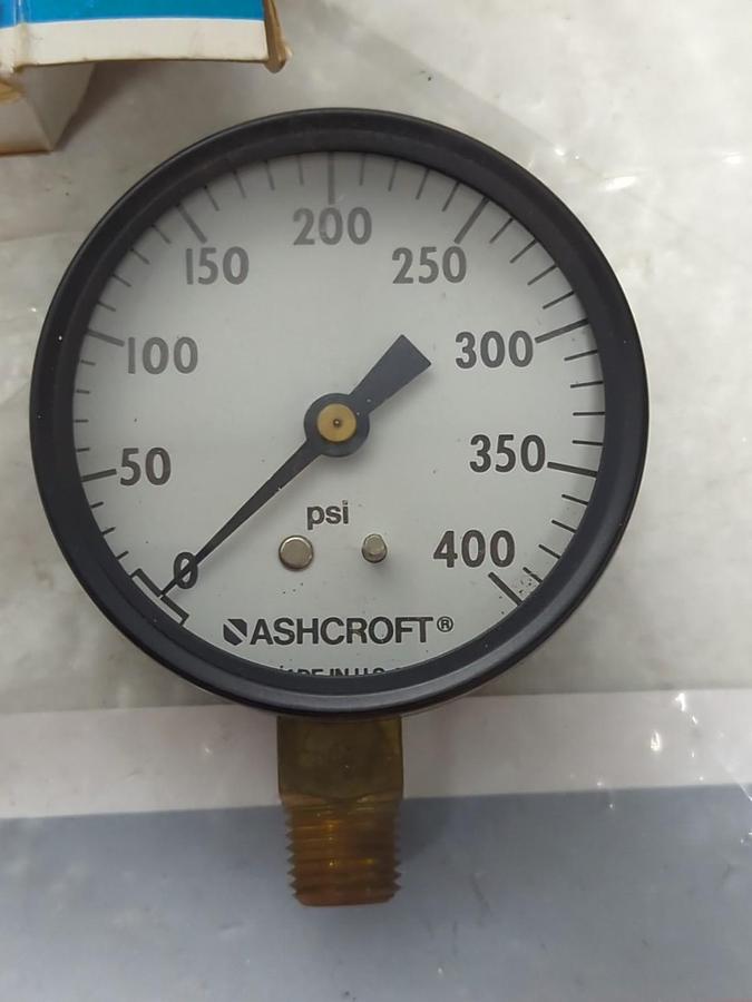 ASHCROFT,1000,GAUGE 2-1/2 IN FACE 1/4 IN NPT BOTTOM CONNECTION 400PSI NOS