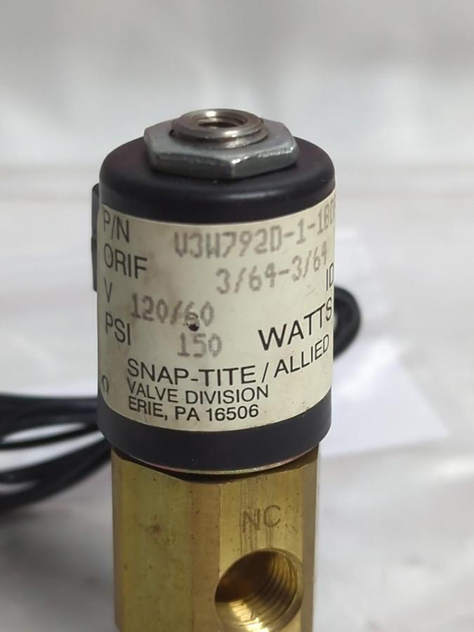 Used SNAP-TITE,V3W792D-118DPT,SOLENOID VALVE 150 PSI 5 WATT PRE-OWNED