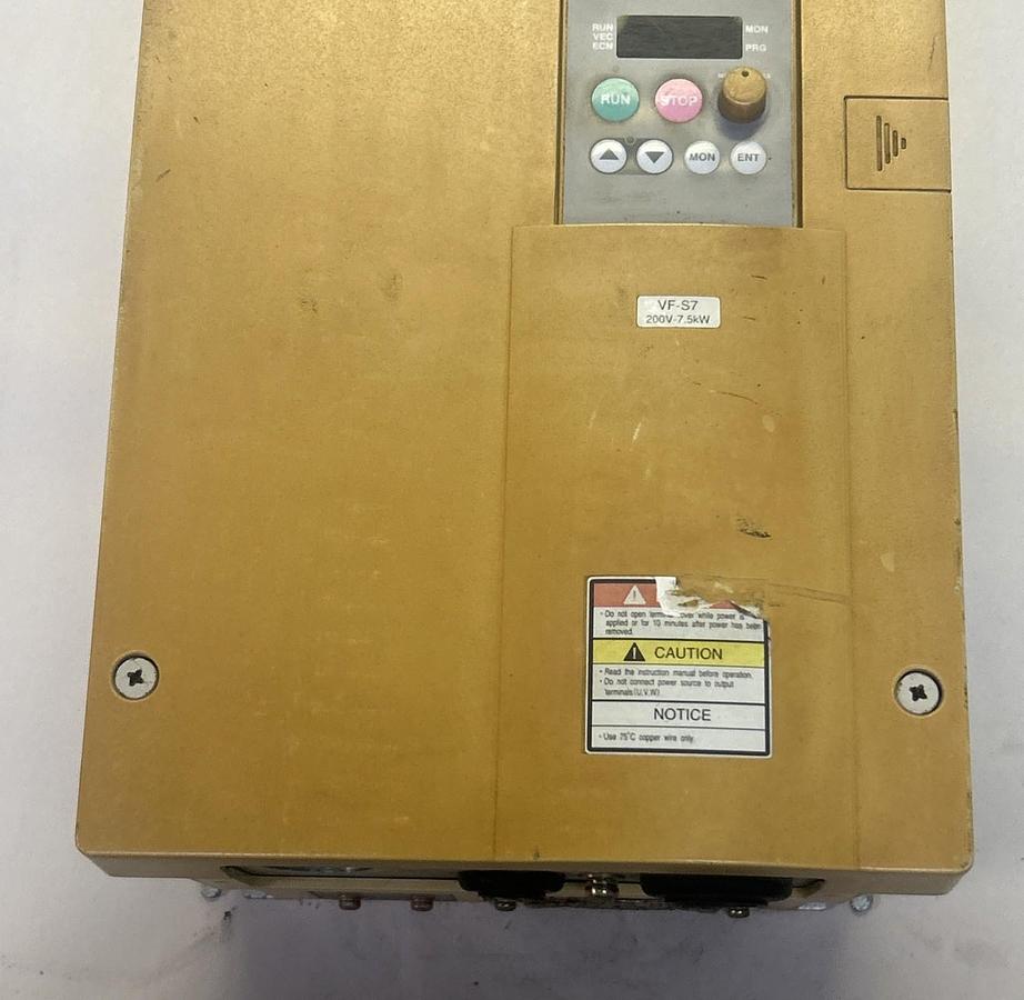Used TOSHIBA,VFS7-2075UPLH,TRANSISTOR INVERTER DRIVE VFD