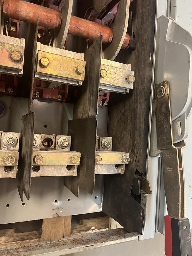 Used SQUARE D,QMB-325W,FUSIBLE PANEL SWITCH 3P 400A 240V