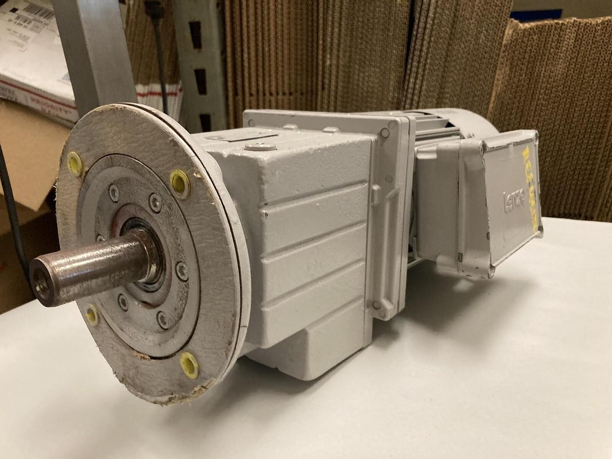 Used Lenze,MDXMA211 071-1G,Gear Motor 460-480V 50 Hz