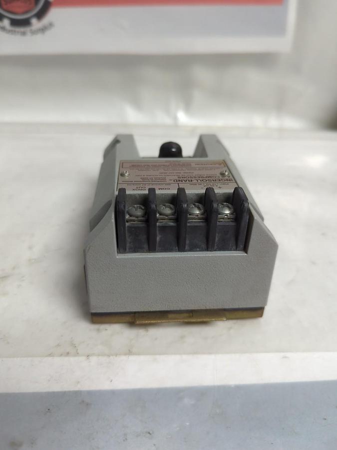 Used INGERSOLL-RAND,1X35869,VIBRATION TRANSMITTER PRE-OWNED