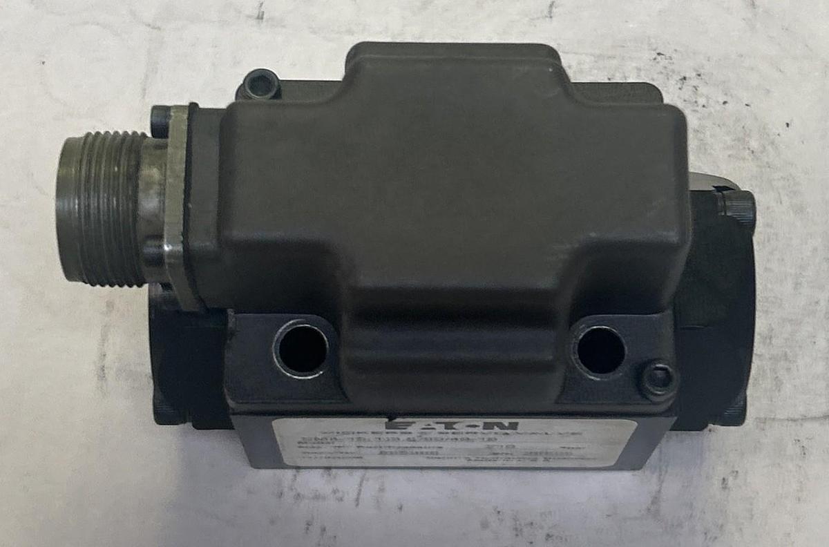 Used VICKERS,SM4-15(1)3.8-80/40-10,855366 SERVO VALVE