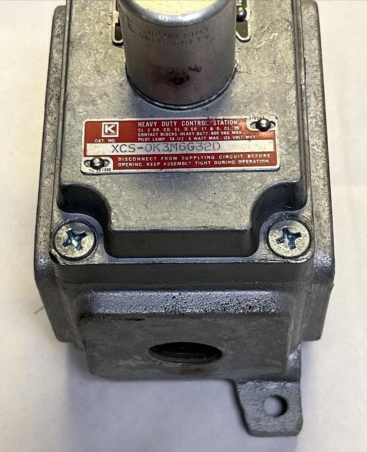 Used KILLARK,XCS-0K3M6G32D,HEAVY DUTY CONTROL STATION