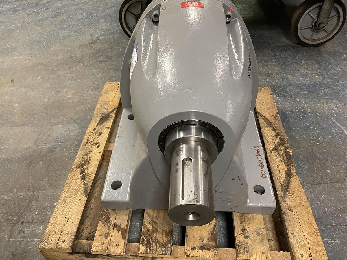 Used Demag,143TS-MN350KPM d132714,GEAR REDUCER RATIO 151 OUT 7.9 RPM