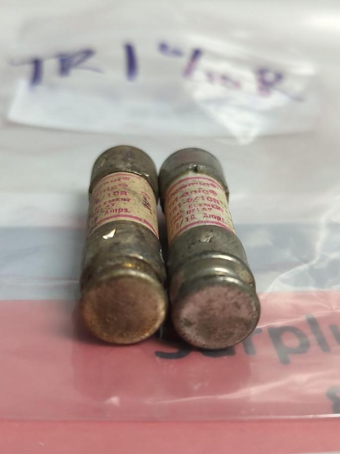 Used GOULD SHAWMUT,TR-1-6/10R,TRI-ONIC 1-6/10 AMP FUSE LOT OF 2 PRE-OWNED