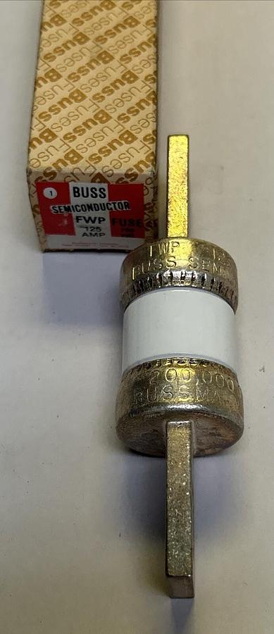 Used BUSSMANN,FWP125,SEMICONDUCTOR FUSE 125A 700V NEW