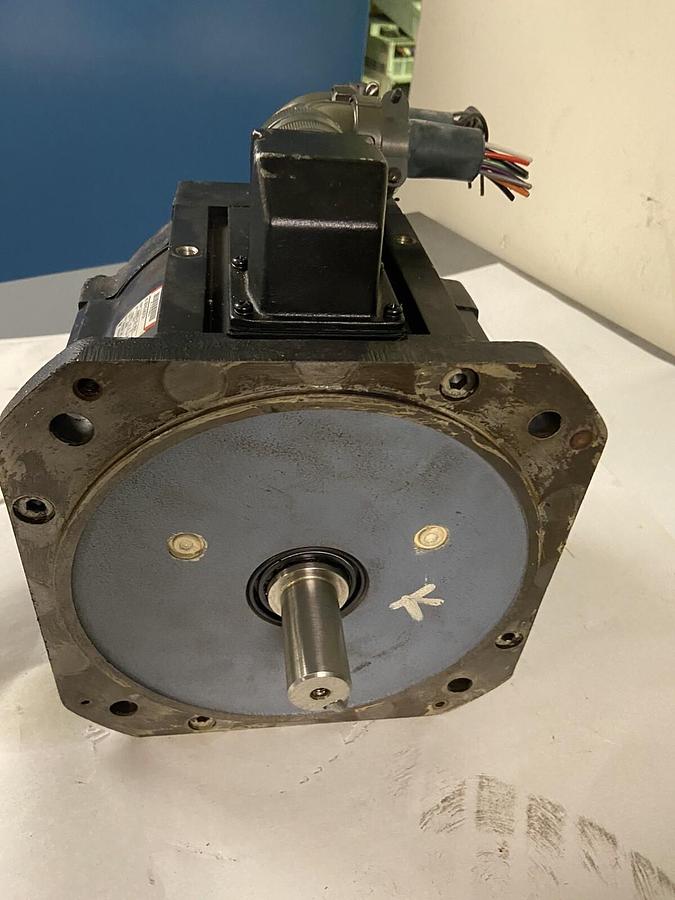 Used Yaskawa,USADED-22YR32,Servo Motor 2.2kW 16.6A 2000RPM