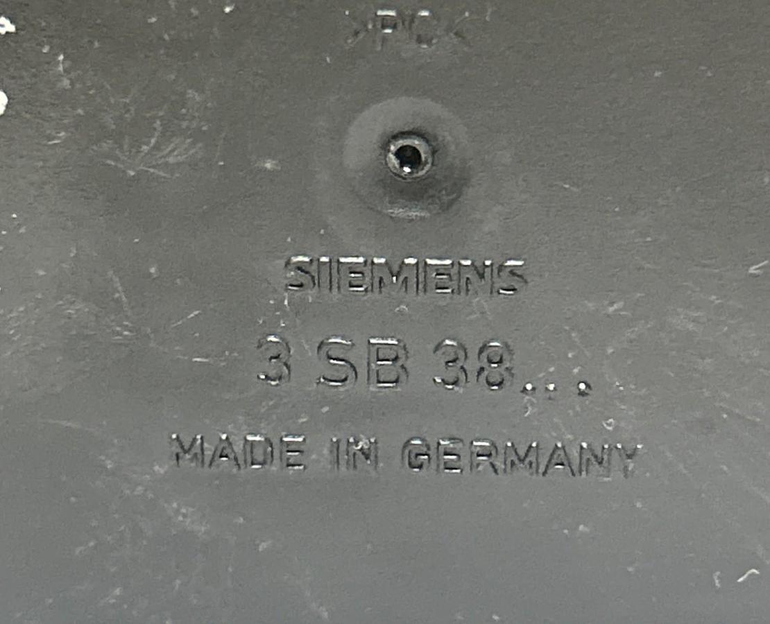 Used SIEMENS,3SB38,EMERGENCY STOP PUSHBUTTON