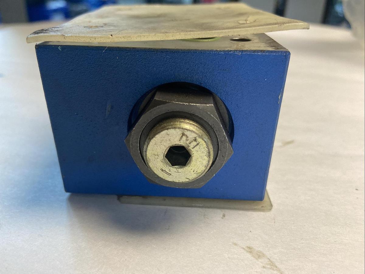 Used Rexroth,2DRY10VP5-11/160YMV,Hydraulic Pressure Reducing Valve Refurbished