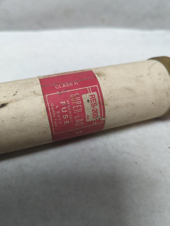 Used COOPER BUSSMANN,RES-200,SUPER-LAG RENEWABLE 200 AMP FUSE PRE-OWNED