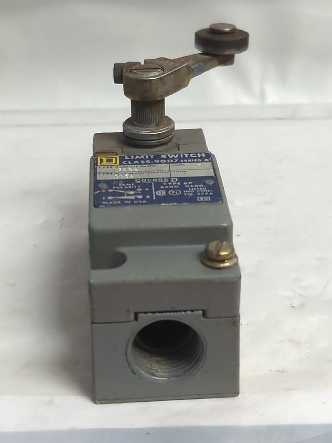 Used SQUARE D,9007 C5482,SERIES A LIMIT SWITCH PRE-OWNED