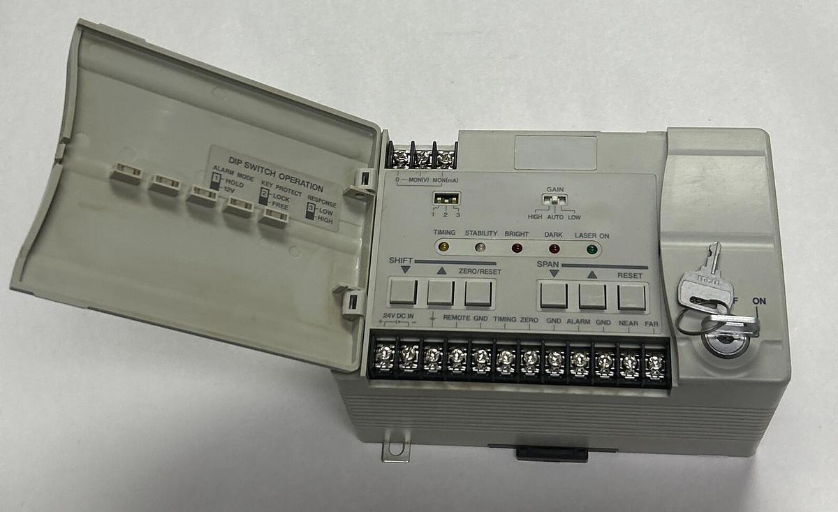 Used KEYENCE,LK-2011,LASER DISPLACEMENT SENSOR CONTROLLER